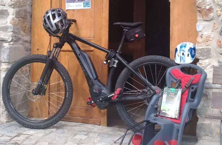Escursione in e-bike in Valle Stura da Casa Arpaouza
