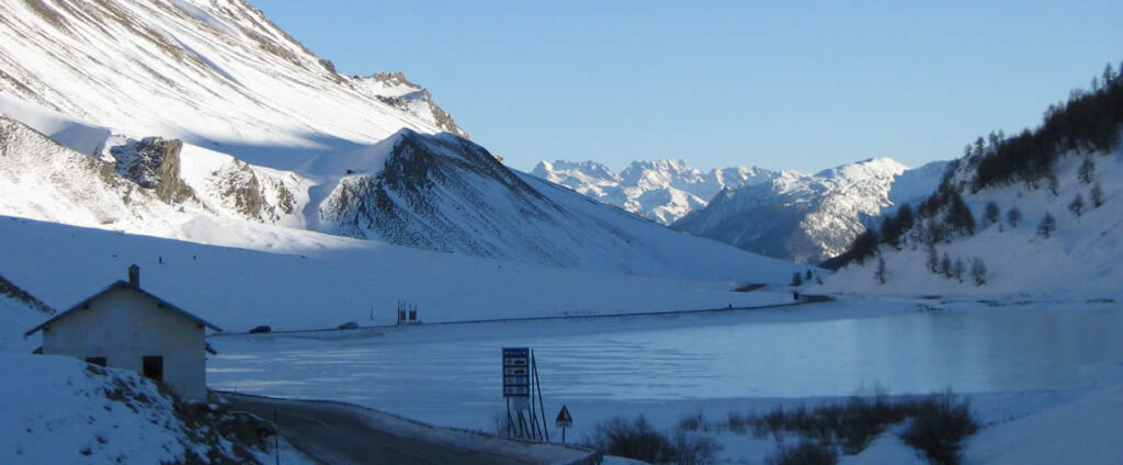 Paesaggio invernale Valle Stura, sci e neve