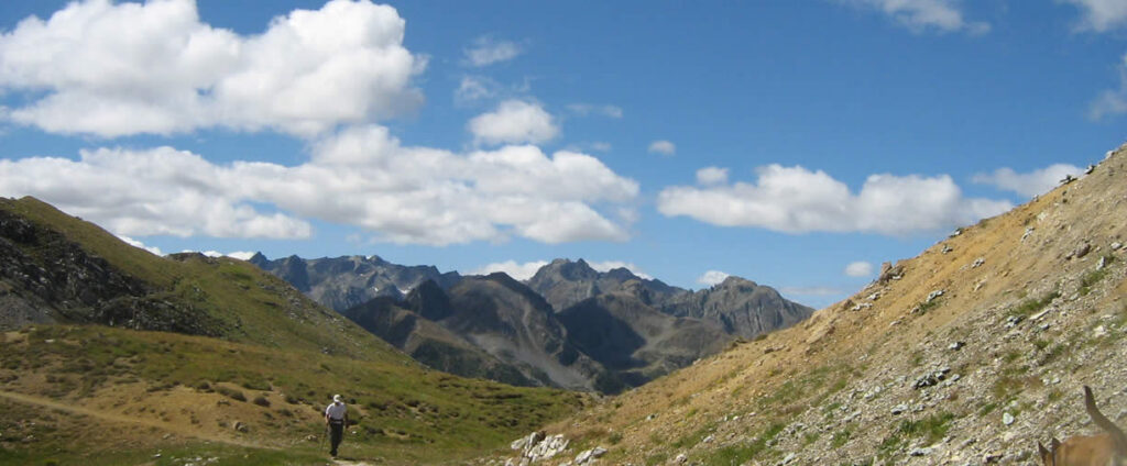Sentiero Valle Stura con vista sulla vallata