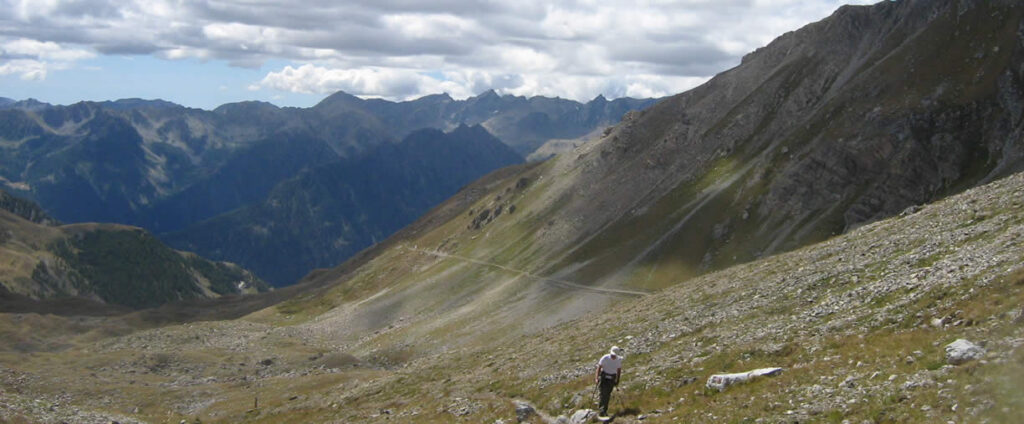 Sentiero Valle Stura con vista sulla vallata