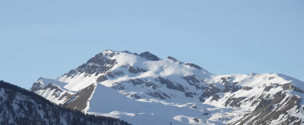 Paesaggio invernale Valle Stura, sci e neve